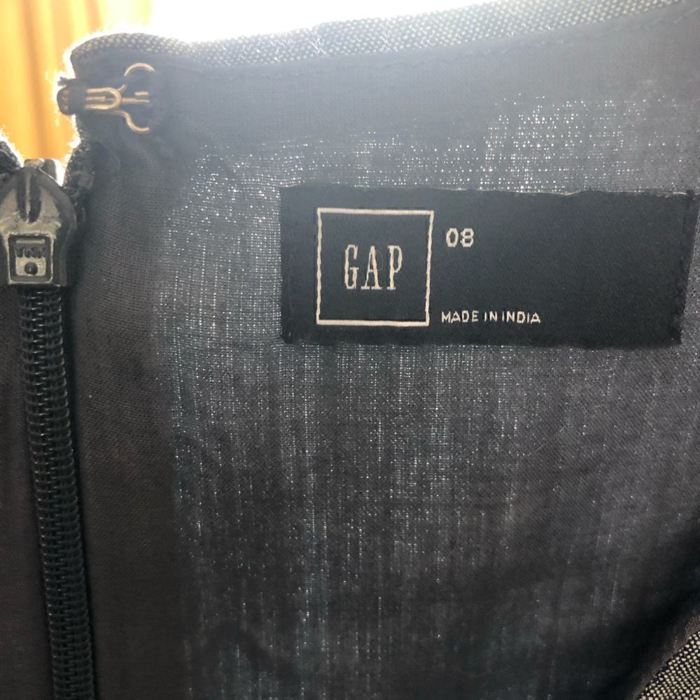 GAP v-neck Chambray Fit & Flair Dress - Picture 7 of 16